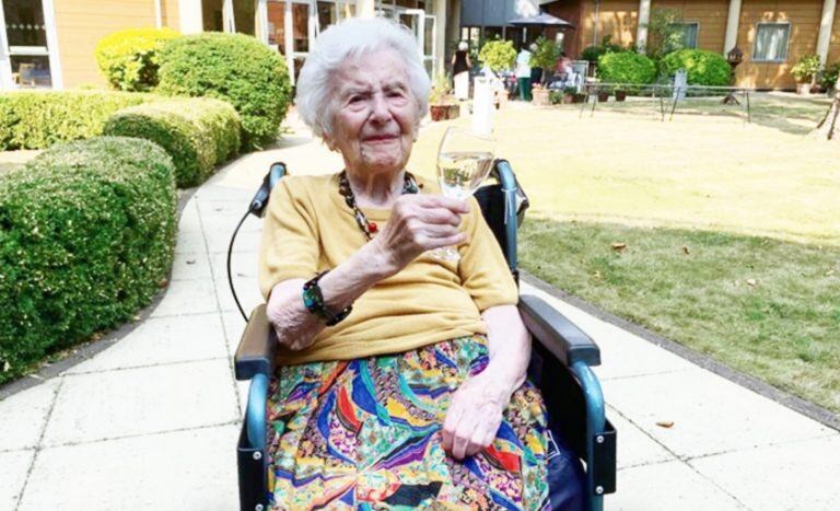 Una mujer cumplió 107 años y reveló el secreto para sobrevivir dos guerras mundiales y a la pandemia