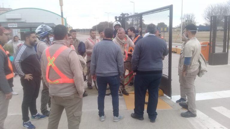 STIA Arroyito manifestó frente a la empresa Dulcor