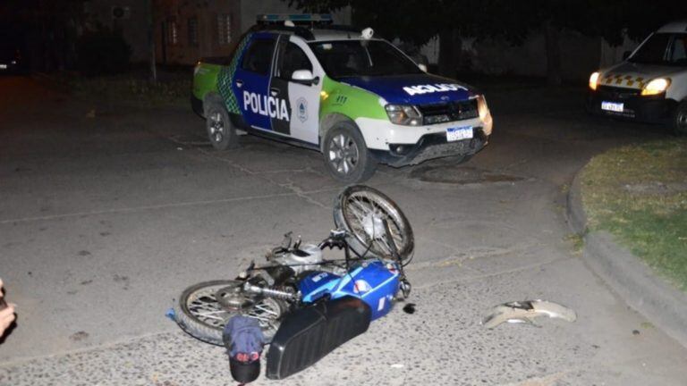 Federico Navarrete conducía la Suzuki y se encuentra grave . Foto gentileza Rolando Ramos