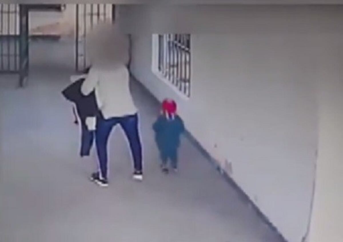 Video pone al descubierto la maniobra de mujeres para ingresar celulares a la cárcel de Coronda