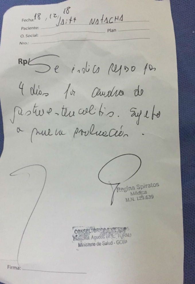 El certificado de Natacha Jaitt. (Exitoína)