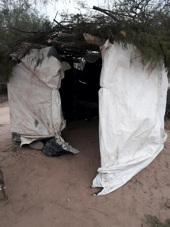 La garita ubicada en Guanaco Muerto construida por los chicos de Las Tres Marías para esperar el colectivo. (Facebook)