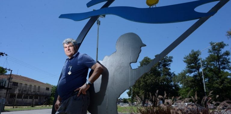 Oscar Poltronieri volvió a Malvinas para filmar el documental El Héroe del monte Dos Hermanas