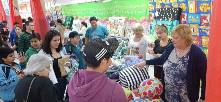 Kermes en homenaje a niños y niñas