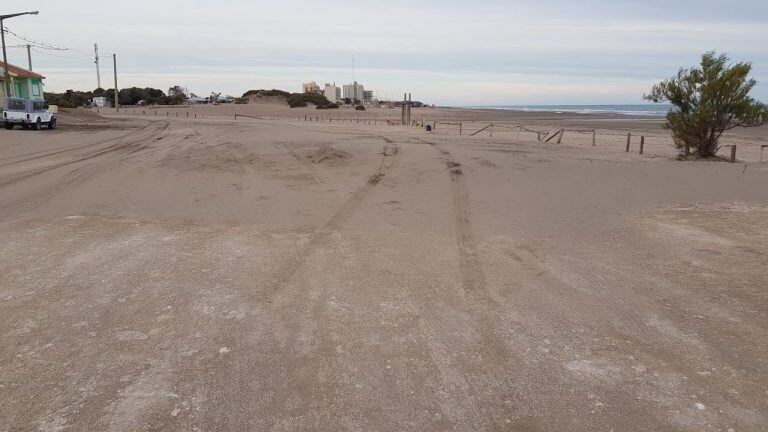 arena en la costanera de Claromecó