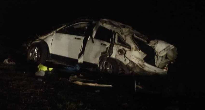 La camioneta del músico tras el vuelco. 