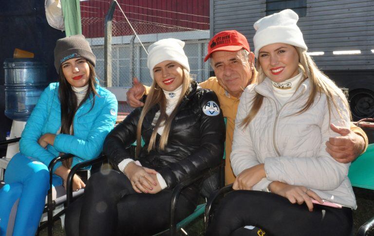 Las bellezas de Capicor, junto al querido Miguel Nanini, del team "Los Bien Ahí!!".