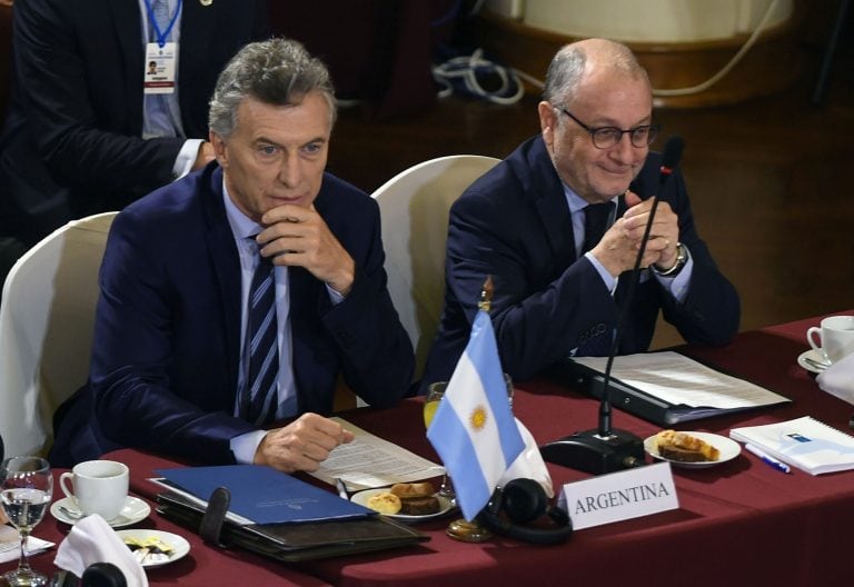 Macri-Faurie.