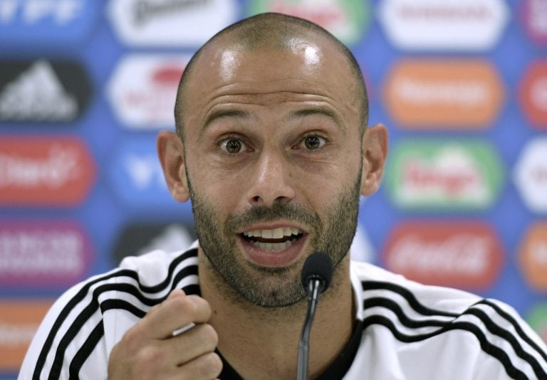 Javier Mascherano disparó contra Ricardo Caruso Lombardi tras sus dichos post derrota frente a Croacia. / AFP PHOTO / JUAN MABROMATA