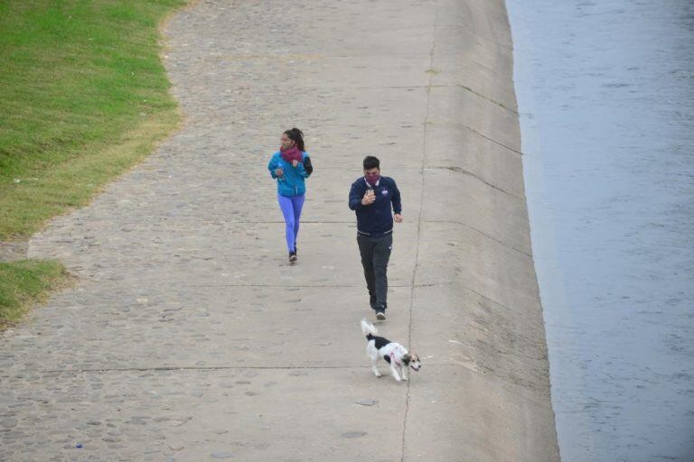 Los trotes moderados, por ejemplo en la Costanera. Los cordobeses en movimiento.