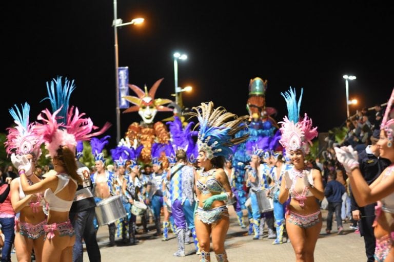 Carnavales en el Mar - Miramar de Ansenuza