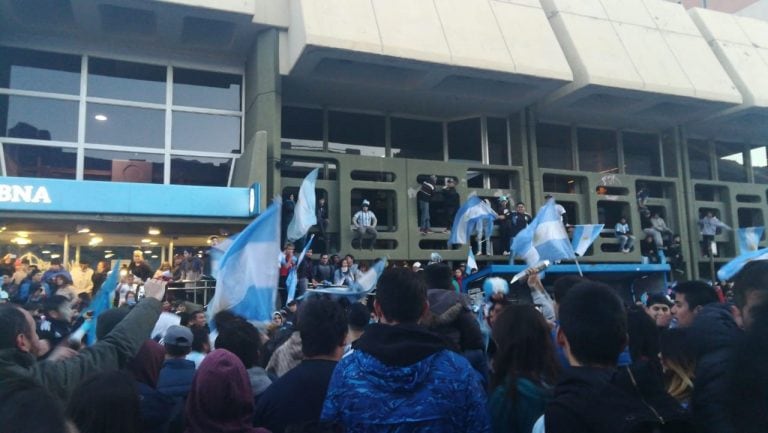 Los festejos comenzaron apenas terminó el partido.