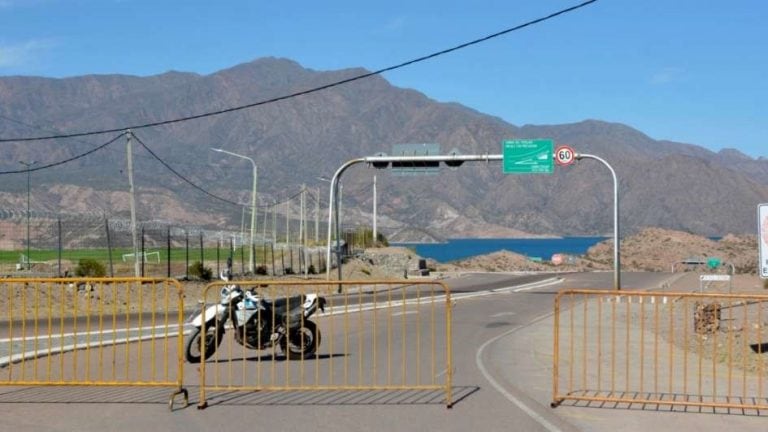 Controles en Potrerillos. Foto: Nicolás Ríos / Los Andes.