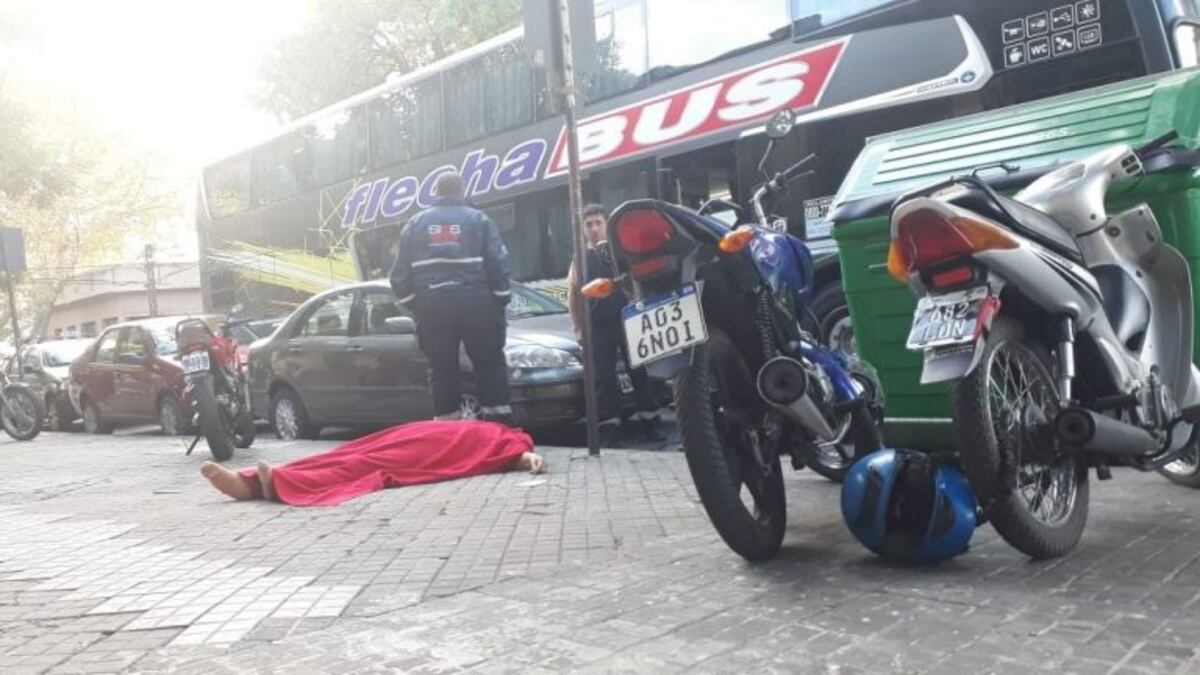 Pasajera se descompuso en un micro de larga distancia y murió antes de que llegaran al hospital