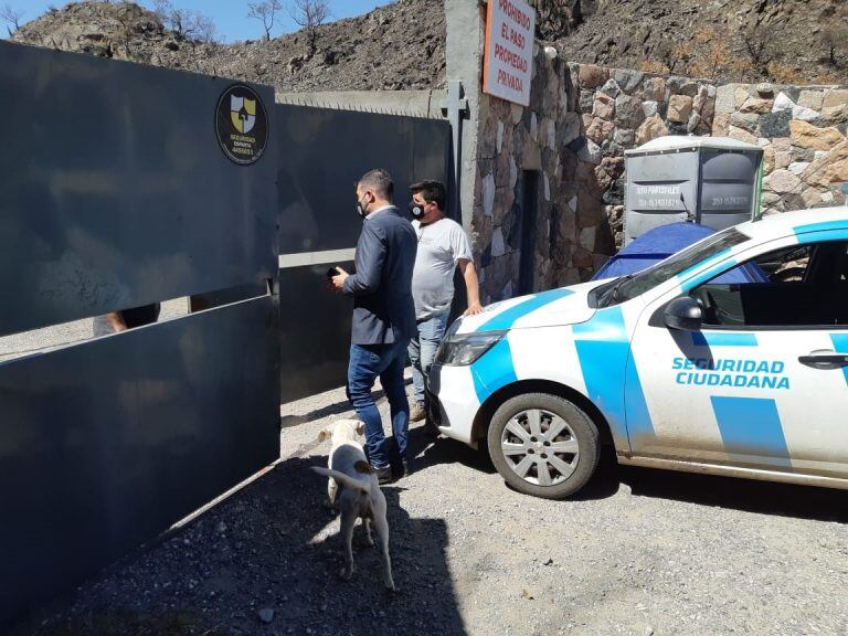 La Calera: El intendente Facundo Rufeil en el ingreso del camino a Casa Bamba