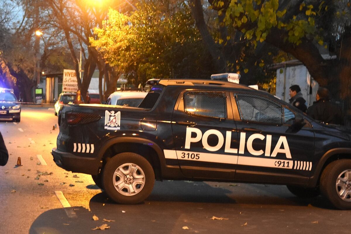 Asaltaron un minimarket en Godoy Cruz y se llevaron dinero y chocolates