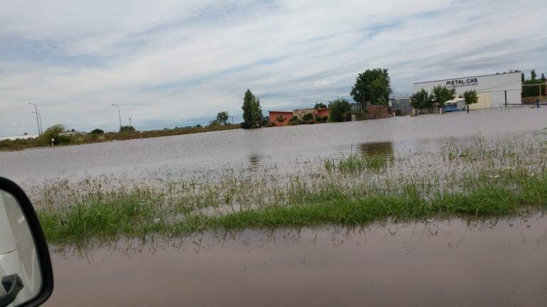 El agua no dio tregua en Pergamino. Varias zonas anegadas.