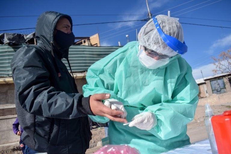 En Mendoza se ha estancado la cantidad de casos y ha bajado la ocupación en las terapias intensivas.