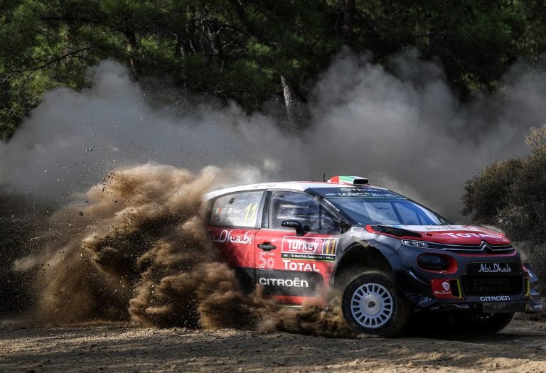 El irlandés Craig Breen, al volante del Citroen C3 WRC. Lo navega Scott Martin.