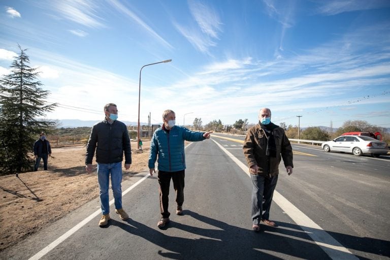 El Gobernador Juan Schiaretti inauguró este lunes la pavimentación Cabalango - Tanti. (Foto: prensa Gob. de Córdoba).