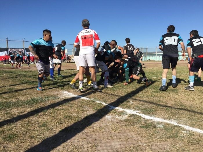 Los Caciques de Almafuerte recibieron a rugbiers mendocinos.