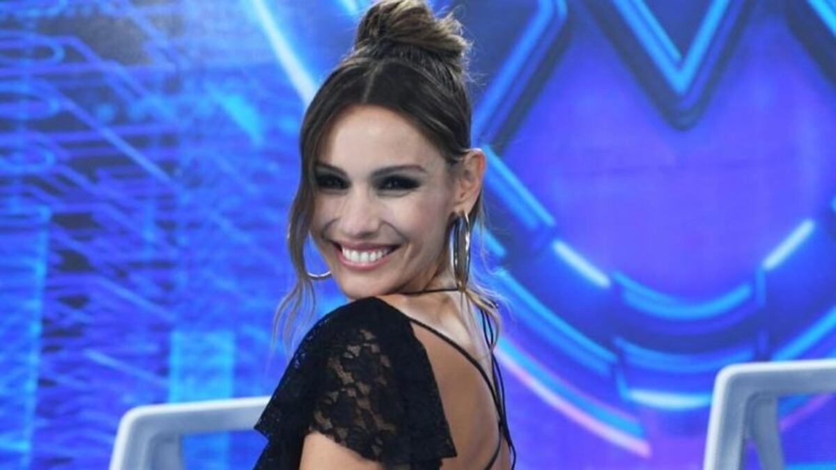 Pampita Ardohain mostró los ejercicios que realiza para tener ese lomazo