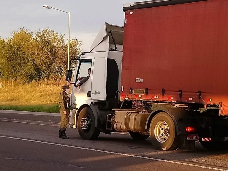 Argentinos repatriados - control paso fronterizo Gualeguaychú - Fray Bentos
Crédito: Gendarmería Nacional Gualeguaychú