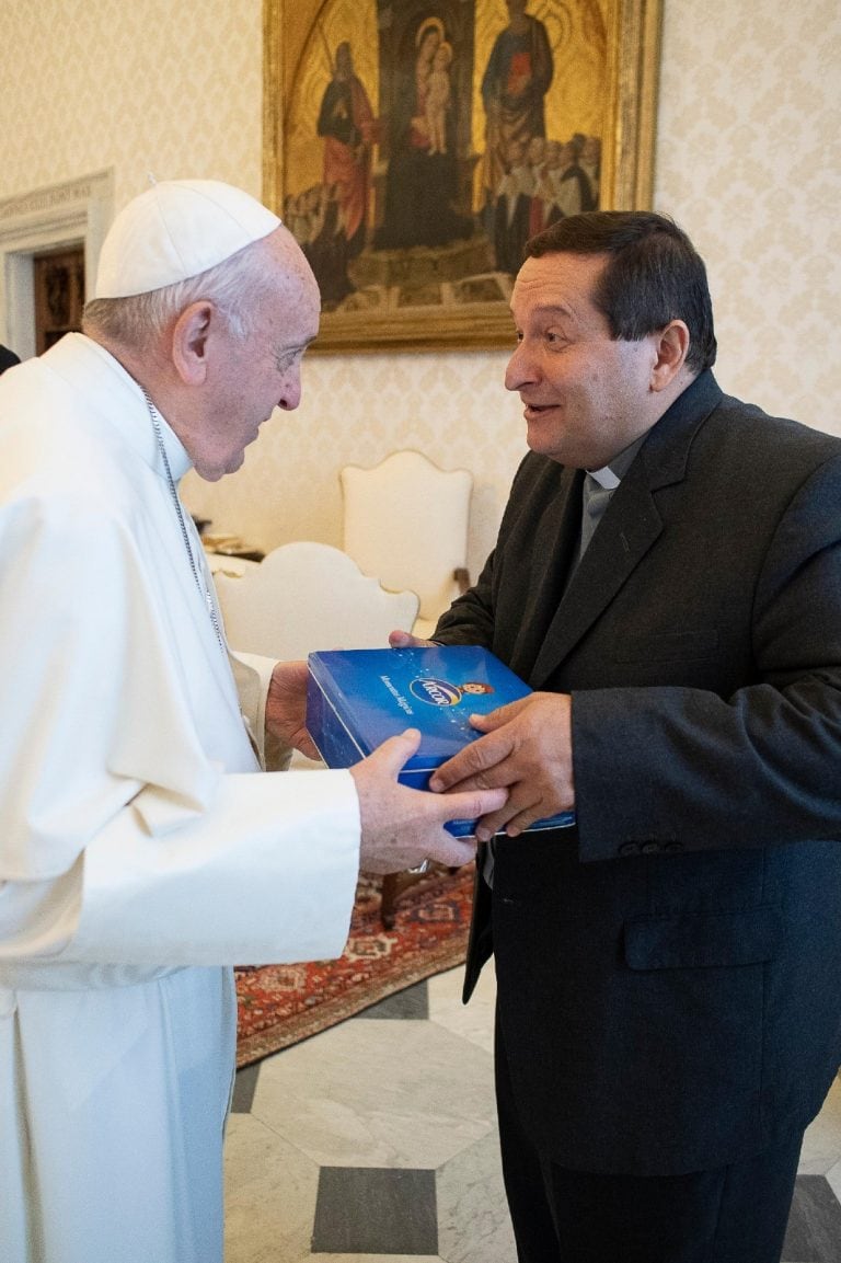 Padre Gabriel junto al Papa Francisco