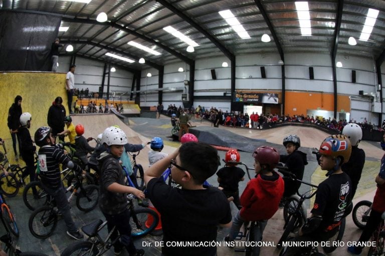 Demostración de las categorías infantiles de Skate Park