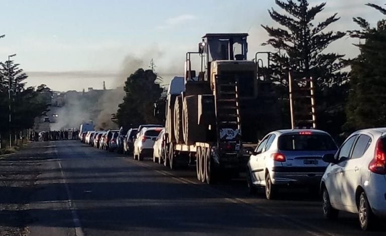 Los conductores están siendo desviados hacia la ruta 7.