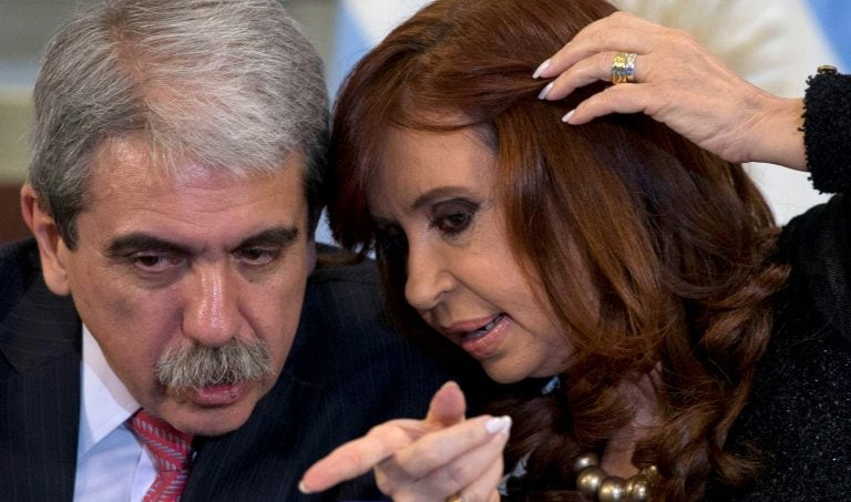 Anibal Fernandez y Cristina Fernandez de Kirchner (Natacha Pisarenko/AP)