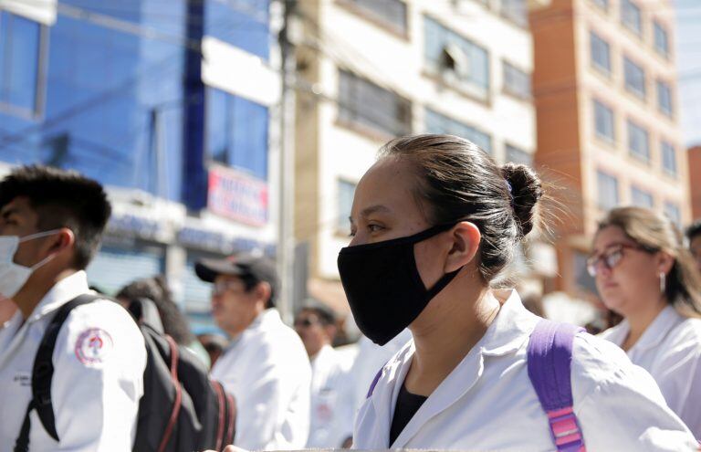 Los médicos bolivianos declaran sentirse "desprotegidos" frente a la peligrosidad del arenavirus. REUTERS/David Mercado