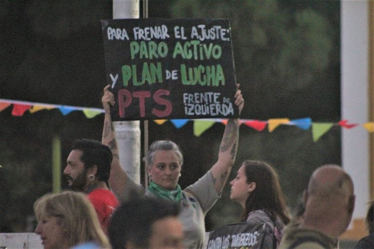 Ruidazo en Punta Alta, militantes del Frente de Izquierda dijeron presente