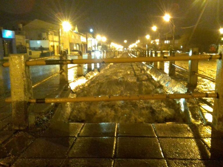 Los canales evacuadores respondieron ante la lluvia de ayer. Foto Marcelo Vidal