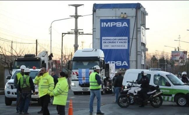 Traslado horno de Impsa a refinería de Luján de Cuyo YPF. Gentileza Impsa.