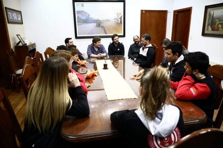 Jóvenes que participaron del "Campeonato Nacional de Levantamiento Olímpico"