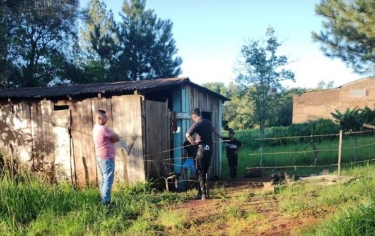 Intenso operativo policial para capturar a un fugitivo de una Comisaría de Cerro Azul.