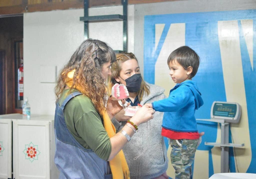 Ushuaia: controles de salud a niños en el barrio Los Morros