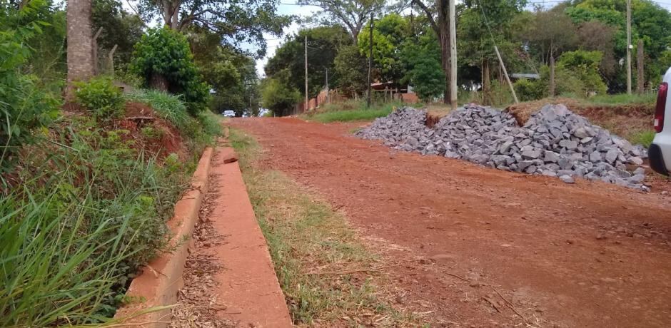 Realizan obras de empedrado en Eldorado.