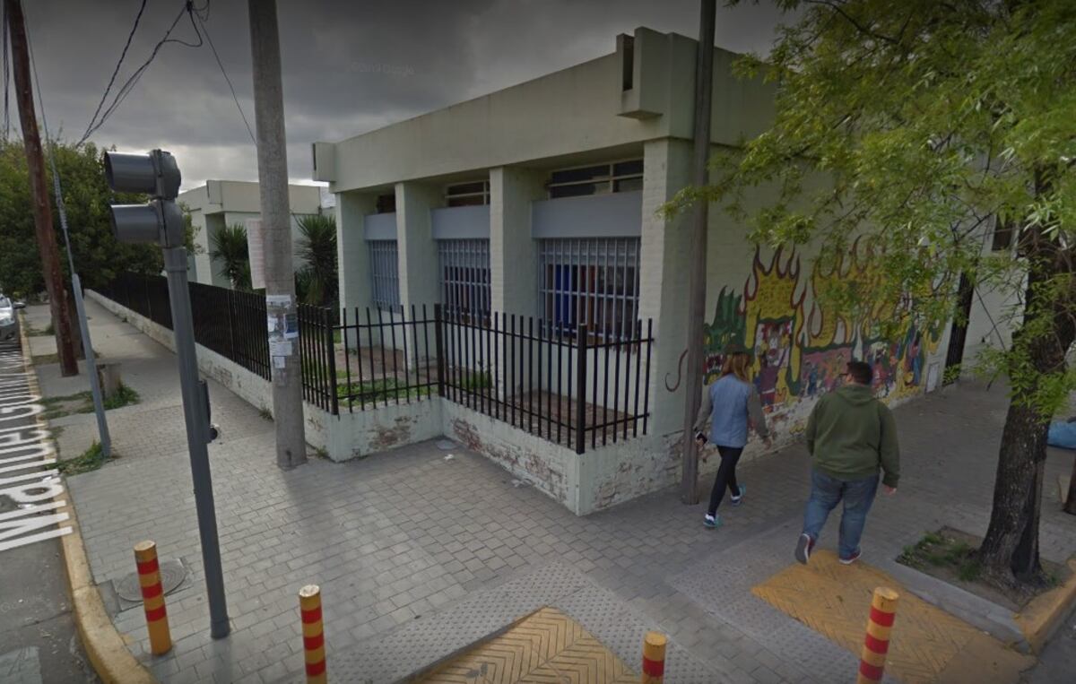 Otra escuela de Córdoba, blanco de la inseguridad: se llevaron cables y el motor del aire acondicionado