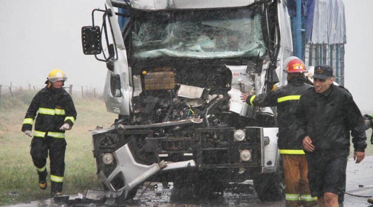 El accidente y el rescate se produjo bajo una intensa lluvia (Infopico)