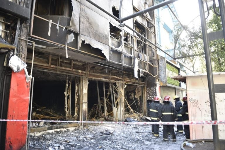 Incendio en la Peatonal.