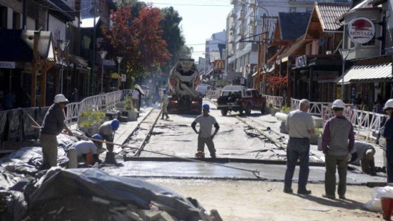 Obras en calle Mitre, Bariloche (web).