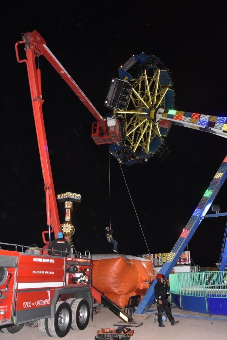 Se colocó un colchón inflable debajo del juego por eventuales caídas.