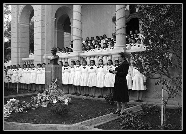 Alumnas de la "Paula Dominguez de Bazan" en San Luis.