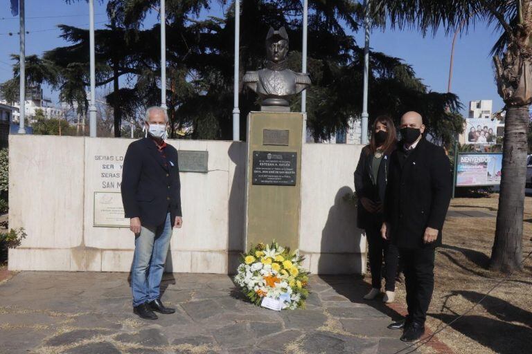 El acto se llevó a cabo en la plaza San Martín. (Foto: prensa municipal).