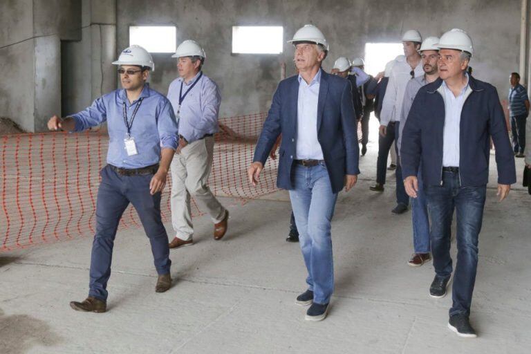 El recorrido por las obras fue conducido por personal técnico de la empresa a cargo del proyecto y funcionarios de las áreas provinciales involucradas en el tema.