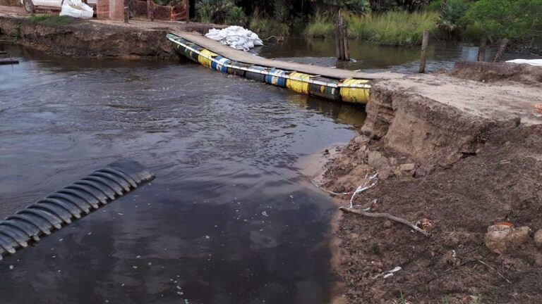 Hasta que esté finalizada la obra, continuará en funcionamiento el puente provisorio sobre el arroyo Carolina.