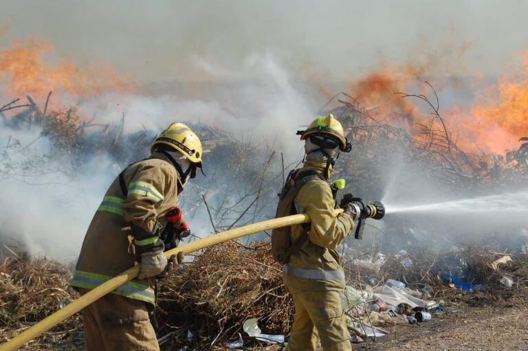 Incendio basural Capilla del Monte (Créditos: INFO CBA)