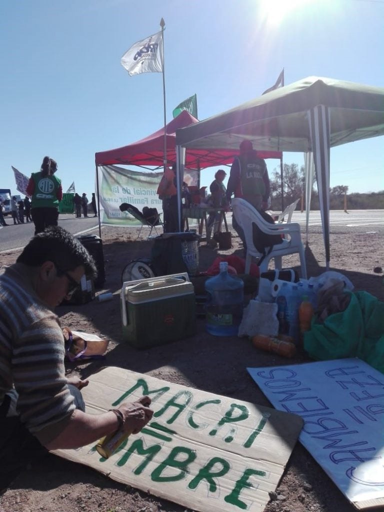 Trabajadores de la Secretaría de Agricultura y productores rurales